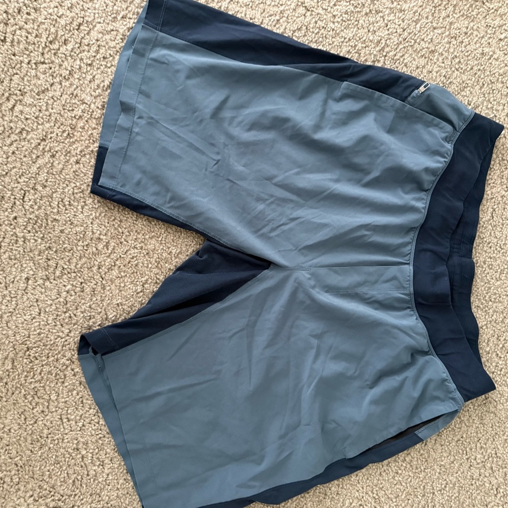 lululemon athletica Blue and Navy Athletic Shorts XXL 11 inch